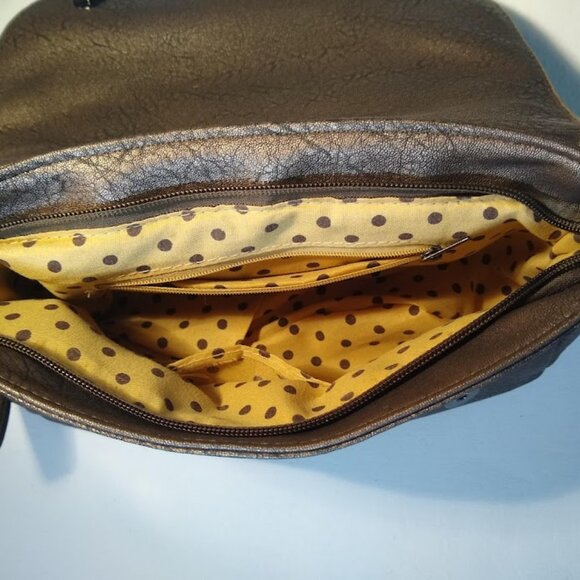 NO name soft bronze metallic purse - Picture 3 of 10